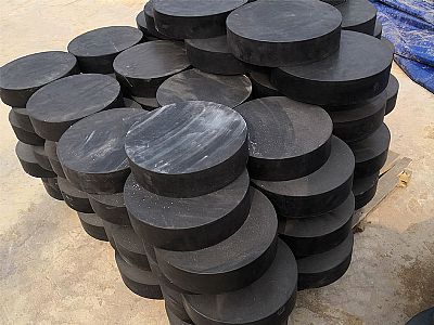 阳西县板式橡胶支座由若干层橡胶片与薄钢板经加压硫化
